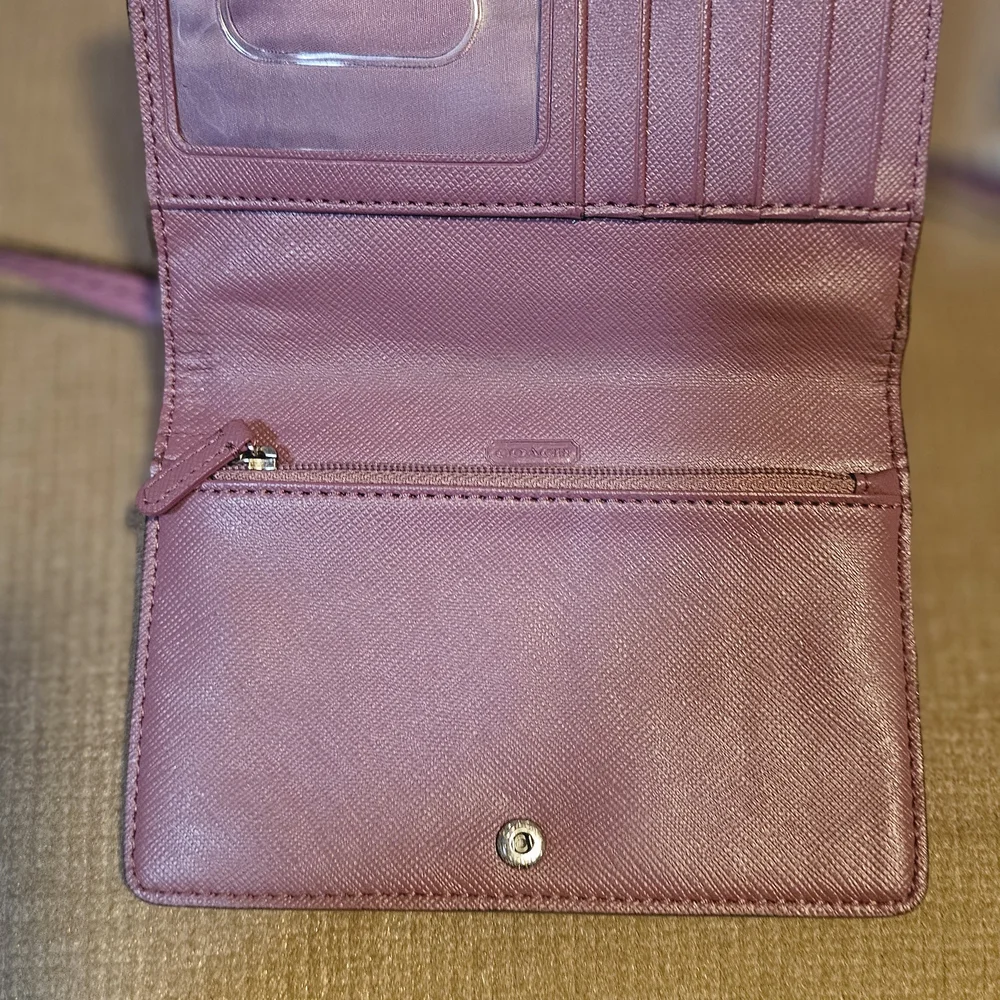 Coach Dylan Purple Mini Wallet with Turnlock Closure. - Picture 3 of 8